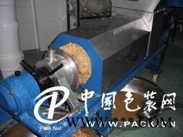 新航液壓設(shè)備公司生姜榨汁機(jī)加工