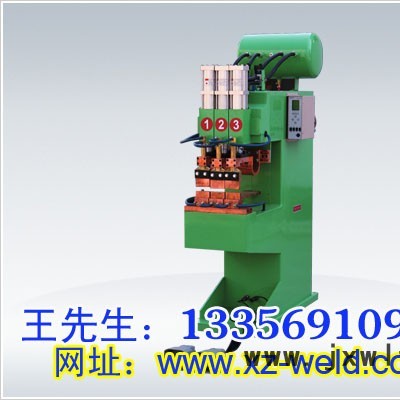 威?？照{(diào)冷凝器焊接設(shè)備 中頻冷凝器焊機(jī) 冰箱冷凝器焊機(jī)