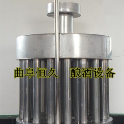 四川經(jīng)濟(jì)適用型白酒設(shè)備  釀酒機(jī)   冷凝器   整套釀酒設(shè)