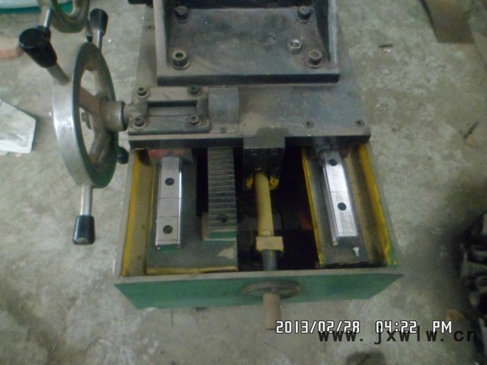 供應(yīng)盛工機(jī)械螺紋機(jī)床滾絲機(jī)外螺紋加工機(jī)床邢臺(tái)螺紋機(jī)床廠家