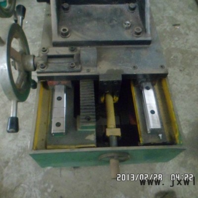 供應(yīng)盛工機(jī)械螺紋機(jī)床滾絲機(jī)外螺紋加工機(jī)床邢臺(tái)螺紋機(jī)床廠家