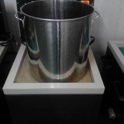 蘇州圣亞直銷磁力拋光機(jī)