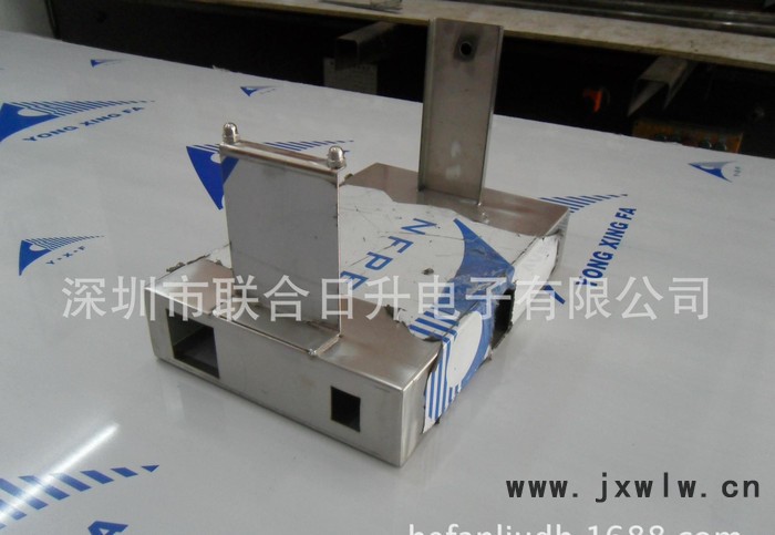 非標(biāo)定制不銹鋼外殼盒子鈑金加工量大從優(yōu)