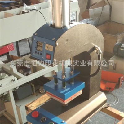 電熱皮牌壓花機(jī),加熱型皮牌壓花機(jī),牛仔壓花機(jī),氣動布片壓花機(jī)