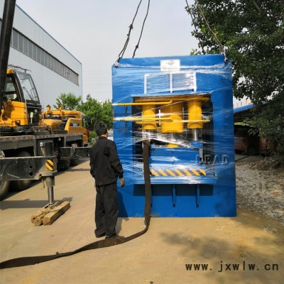 防盜門液壓機型號 門板壓花機生產(chǎn)廠家 質(zhì)保一年 性能穩(wěn)定