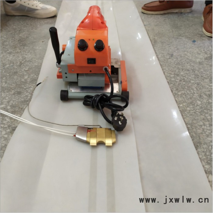 調(diào)溫調(diào)速焊接機(jī) 隧道防水板焊接機(jī) 生產(chǎn)批發(fā) 物美價(jià)廉 土工膜焊接機(jī)