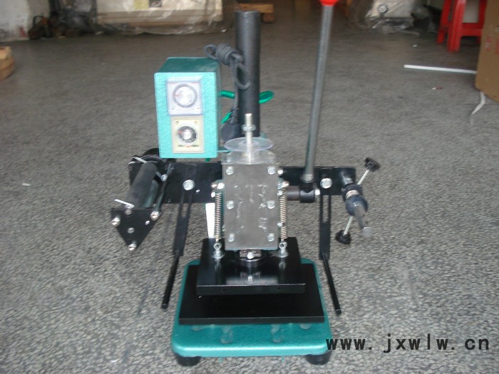 供應(yīng)170手動(dòng)燙金機(jī)汽動(dòng)燙金機(jī)