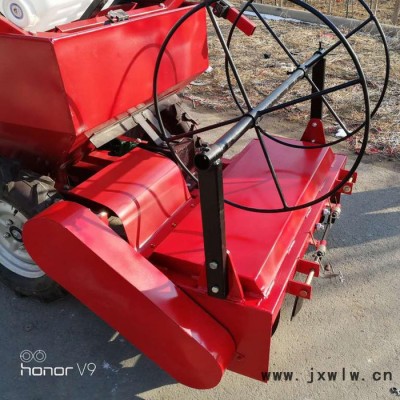 農(nóng)康雙壟雙行 土豆播種機 多功能馬鈴薯覆膜機 土豆地用的單行起壟覆膜 花生覆膜播種機