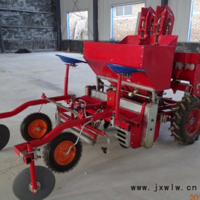 農(nóng)康單壟雙行土豆播種一體機(jī) 洋芋施肥覆膜播種機(jī) 多功能花生點(diǎn)播機(jī) 土豆起壟覆膜機(jī)