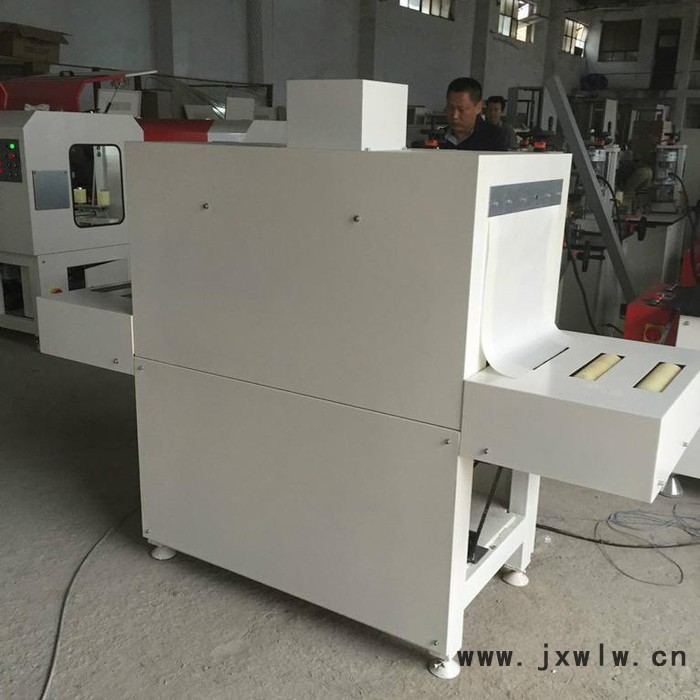 鋁木型材復(fù)合機 斷橋鋁型材穿條機 熱收縮機廠家 斷橋鋁型材復(fù)合機 G 穿條設(shè)備 穿條機 復(fù)合機
