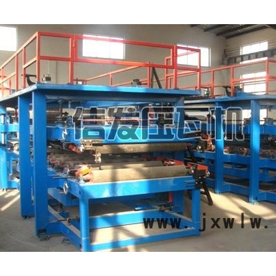 信發(fā)保溫板設(shè)備,隔熱夾芯復(fù)合機(jī)，高速彩鋼復(fù)合機(jī)設(shè)備