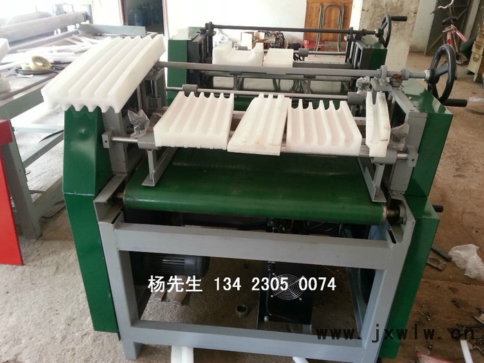 供應(yīng)萬川800L珍珠棉開槽機(jī)，珍珠棉開槽機(jī)價格，珍珠棉開槽機(jī)廠家