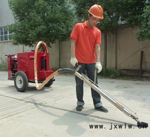 包頭市永達(dá)機(jī)械廠灌縫機(jī)**質(zhì)有價廉，灌縫機(jī)價格開槽機(jī)價格