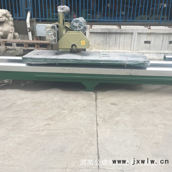 山東石材機(jī)械報價 紅外線切割機(jī)價格石材切邊機(jī)機(jī)械直銷