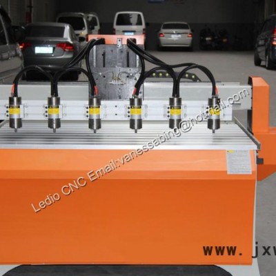 ,1325木工雕刻機(jī)，CNC木工家具雕刻機(jī)，電腦鏤空機(jī)