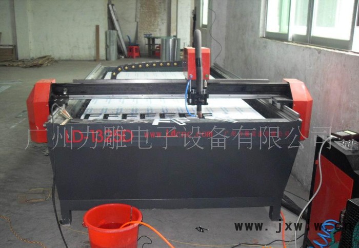 ,手柄控制金屬等離子切割機(jī)，高速切割機(jī)，高精度1325切割機(jī)