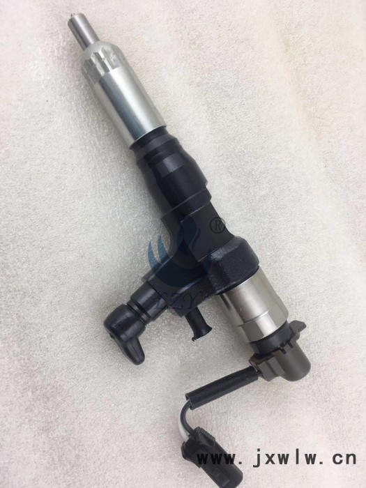 095000-6353 適用于工程機(jī)械挖掘機(jī) J05E J06發(fā)動(dòng)機(jī)共軌噴油器總成