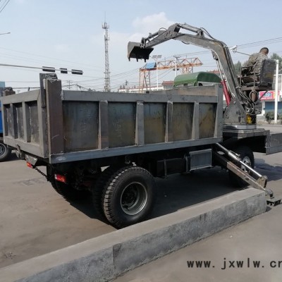 HT-1四驅(qū)12噸位輪式運(yùn)輸車隨車挖柴油發(fā)動(dòng)機(jī)四驅(qū)車工程運(yùn)輸車