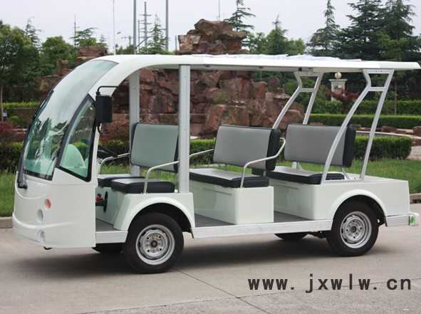 烏魯木齊觀光車廠家，東怡燃油觀光車14座全國招商，中置后驅(qū)發(fā)動機燃油觀光車機，動力提升20%，東怡燃油車14座、11座