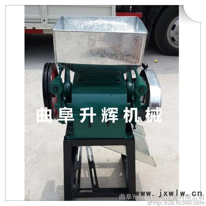 酒廠釀酒設(shè)備 玉米高粱粉碎機 糧食粉碎設(shè)備 小型電動高粱破碎機價格