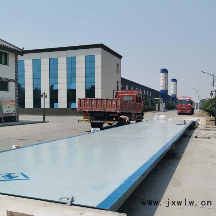 地磅廠家批發(fā)60噸地磅，博云衡器供應(yīng)60噸地磅秤，60噸地磅價格優(yōu)惠中 60噸地磅