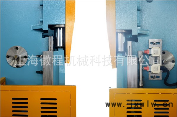 小型液壓折彎機(jī)導(dǎo)軌